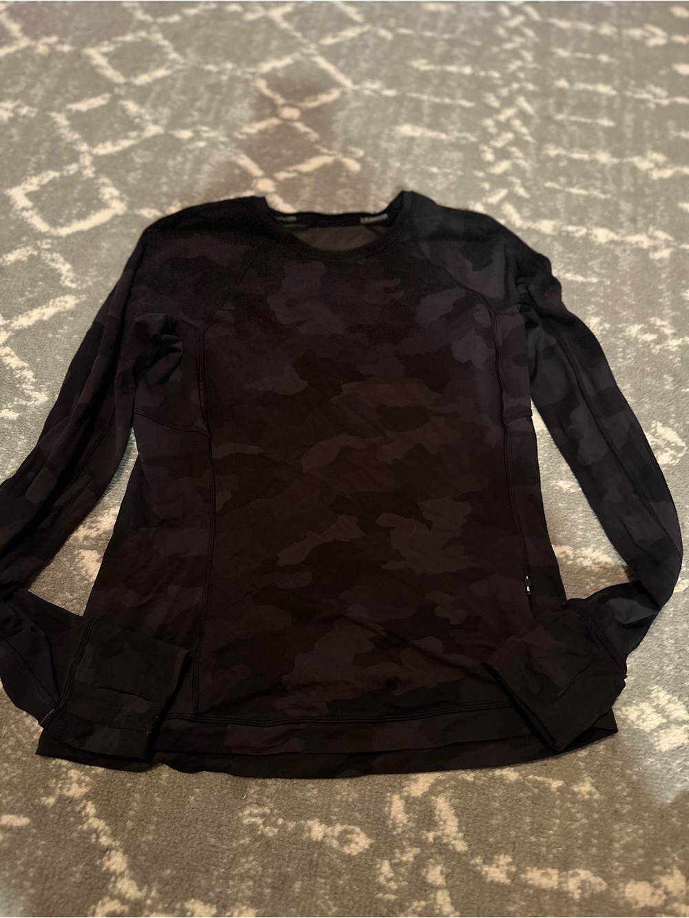 Lululemon Ready to Rulu Long Sleeve size 8 black camo